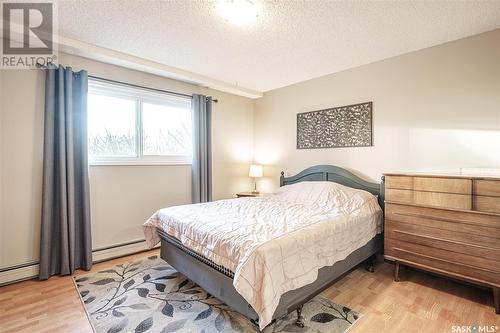 202 510 5Th Avenue N, Saskatoon, SK - Indoor Photo Showing Bedroom