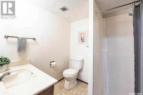 202 510 5Th Avenue N, Saskatoon, SK - Indoor Photo Showing Bathroom