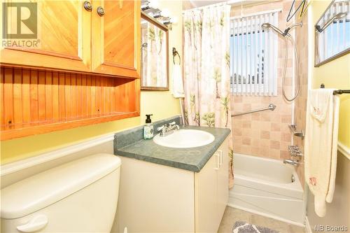 1639 Route 355, Sainte-Rose, NB - Indoor Photo Showing Bathroom