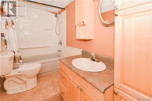 1639 Route 355, Sainte-Rose, NB - Indoor Photo Showing Bathroom