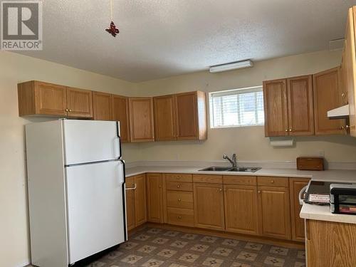 256 Vanderview Drive, Vanderhoof, BC - Indoor Photo Showing Kitchen With Double Sink