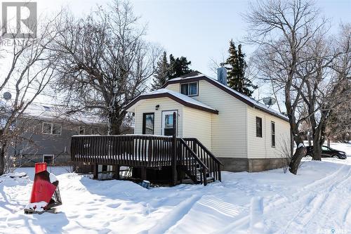 424 Manitoba Avenue, Kerrobert, SK - Outdoor