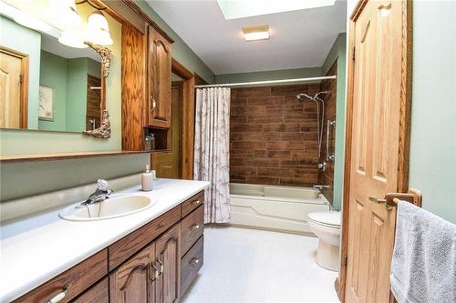 290 Richert Road, Haldimand County, ON - Indoor Photo Showing Bathroom