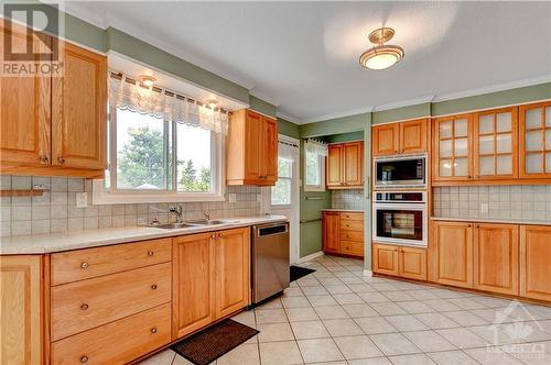1134 Maisonneuve Street, Orleans, ON - Indoor Photo Showing Kitchen With Double Sink