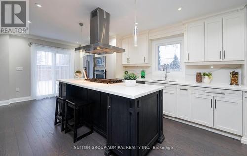 29 Roxborough Lane, Vaughan, ON - Indoor Photo Showing Kitchen With Upgraded Kitchen