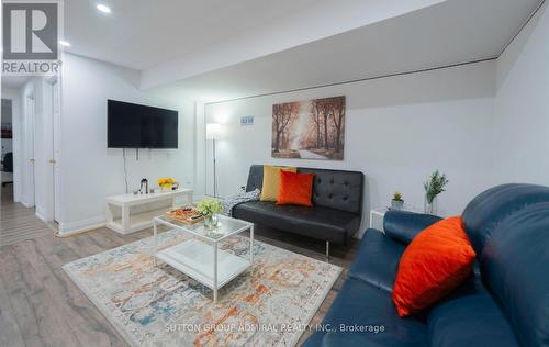 29 Roxborough Lane, Vaughan, ON - Indoor Photo Showing Living Room