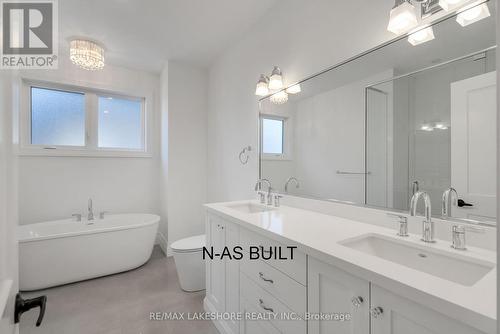 2-1000 D'Arcy Street, Cobourg, ON - Indoor Photo Showing Bathroom