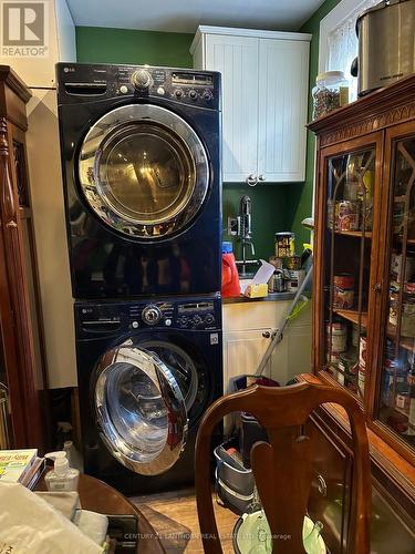 42 Sinclair St, Belleville, ON - Indoor Photo Showing Laundry Room