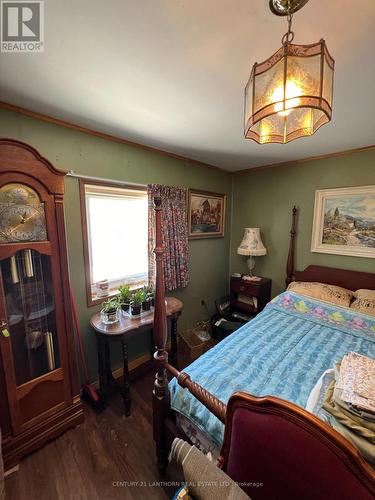 42 Sinclair St, Belleville, ON - Indoor Photo Showing Bedroom