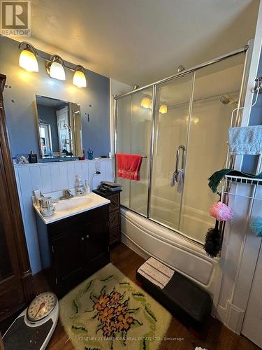 42 Sinclair Street, Belleville, ON - Indoor Photo Showing Bathroom