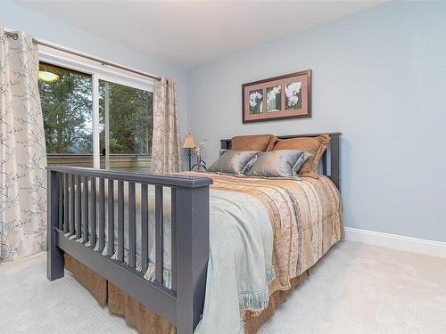 108-2345 Cedar Hill Cross Rd, Oak Bay, BC - Indoor Photo Showing Bedroom