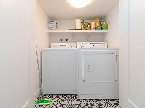 108-2345 Cedar Hill Cross Rd, Oak Bay, BC - Indoor Photo Showing Laundry Room