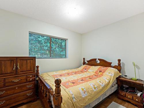 4974 Cotton Rd, Courtenay, BC - Indoor Photo Showing Bedroom