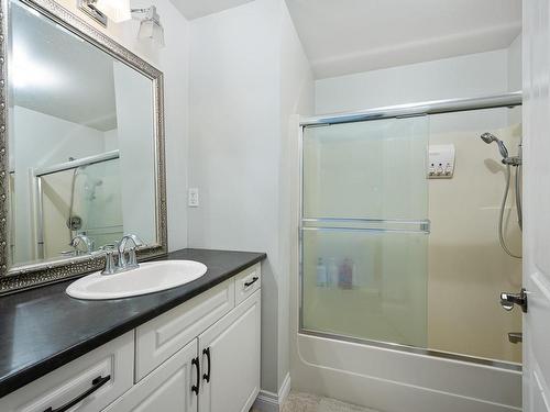 4974 Cotton Rd, Courtenay, BC - Indoor Photo Showing Bathroom