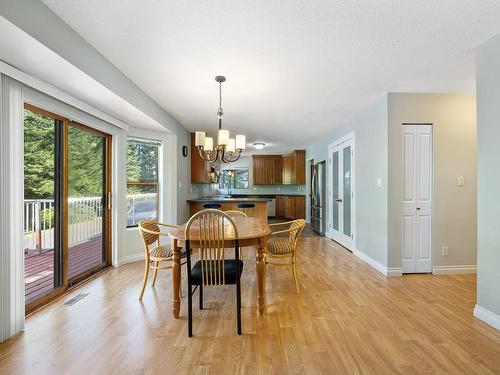 4974 Cotton Rd, Courtenay, BC - Indoor Photo Showing Dining Room