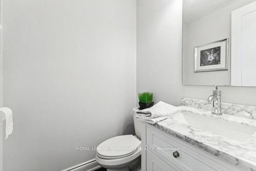 48 Rebecca St, Oakville, ON - Indoor Photo Showing Bathroom