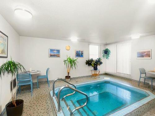 201-640 Montreal St, Victoria, BC - Indoor Photo Showing Other Room With In Ground Pool