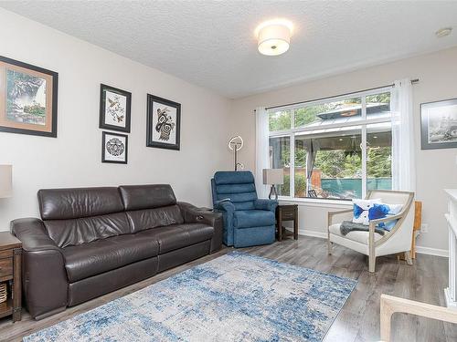 2470 Fern Way, Sooke, BC - Indoor Photo Showing Living Room