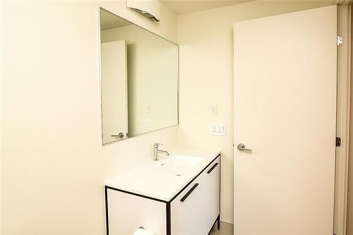 385 Winston Road|Unit #307, Grimsby, ON - Indoor Photo Showing Bathroom