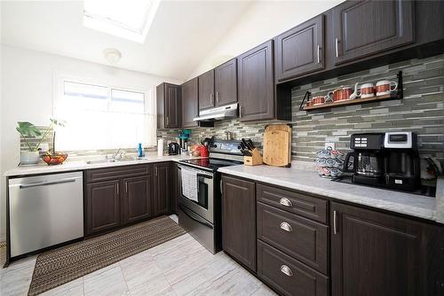 69 Cranbrook Drive, Hamilton, ON - Indoor Photo Showing Kitchen