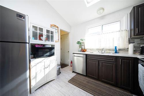 69 Cranbrook Drive, Hamilton, ON - Indoor Photo Showing Kitchen