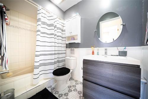 69 Cranbrook Drive, Hamilton, ON - Indoor Photo Showing Bathroom