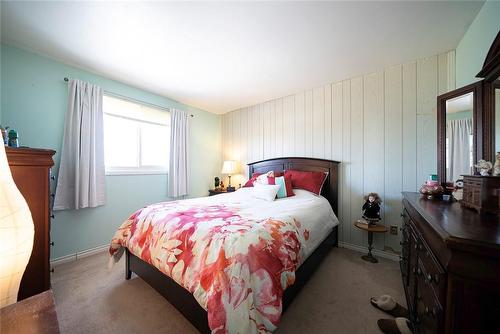 69 Cranbrook Drive, Hamilton, ON - Indoor Photo Showing Bedroom