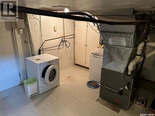 502 1St Street W, Meadow Lake, SK - Indoor Photo Showing Laundry Room