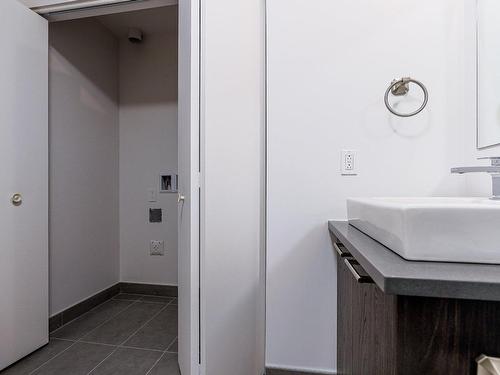 Bathroom - 206-901 Av. Beaumont, Montréal (Villeray/Saint-Michel/Parc-Extension), QC - Indoor