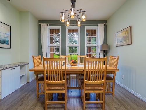 1519 Spruce Drive, Golden, BC - Indoor Photo Showing Dining Room