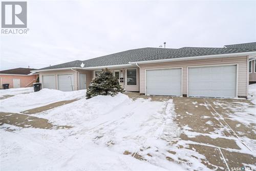 103 30 Russell Drive, Yorkton, SK - Outdoor With Facade