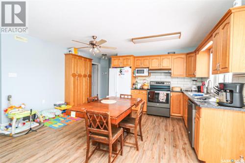 103 30 Russell Drive, Yorkton, SK - Indoor Photo Showing Kitchen