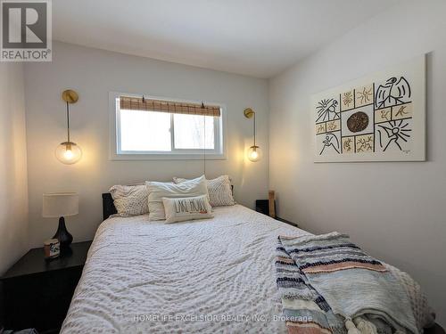 1145 Ramara 47 Road, Ramara, ON - Indoor Photo Showing Bedroom