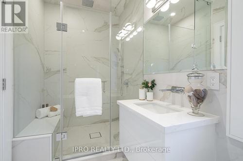 38 Mark Street, Aurora, ON - Indoor Photo Showing Bathroom