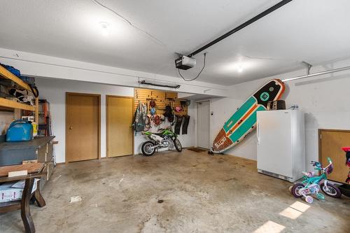 144 Chase Rd, Christina Lake, BC - Indoor Photo Showing Garage