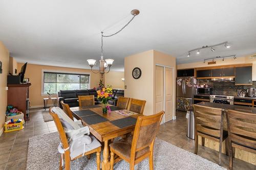 144 Chase Rd, Christina Lake, BC - Indoor Photo Showing Dining Room