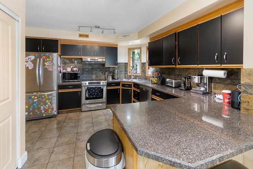 144 Chase Rd, Christina Lake, BC - Indoor Photo Showing Kitchen With Upgraded Kitchen