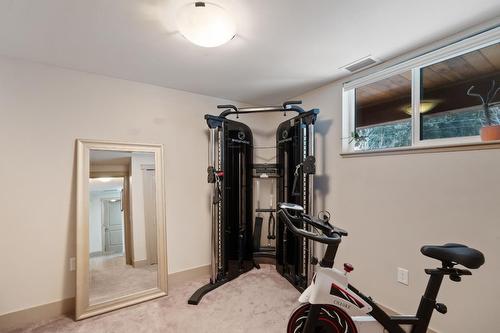 306 - 5570 Broadwater Rd, Robson, BC - Indoor Photo Showing Gym Room