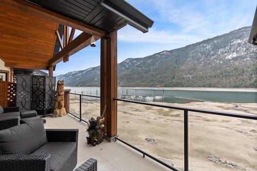 306 - 5570 Broadwater Rd, Robson, BC - Outdoor With Body Of Water With Balcony