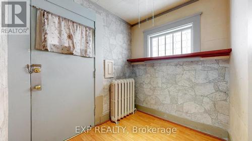 362 Duke St W, Kitchener, ON - Indoor Photo Showing Other Room