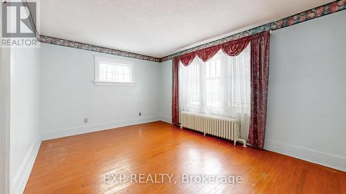 362 Duke St W, Kitchener, ON - Indoor Photo Showing Other Room
