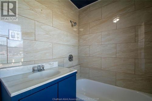 130 Raleigh Street, Chatham, ON - Indoor Photo Showing Bathroom