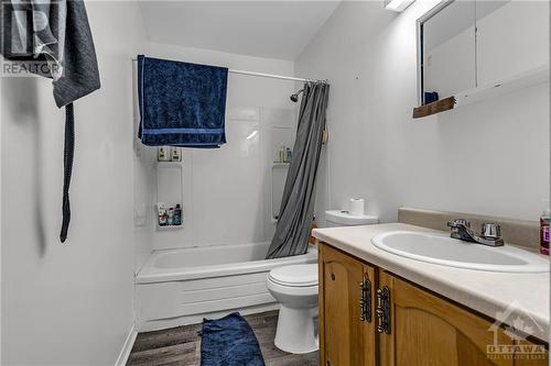 188 Military Road, Lancaster, ON - Indoor Photo Showing Bathroom