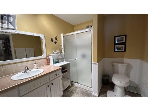 3764 Emerald Crescent, Lac La Hache, BC - Indoor Photo Showing Bathroom