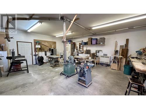 3764 Emerald Crescent, Lac La Hache, BC - Indoor Photo Showing Garage