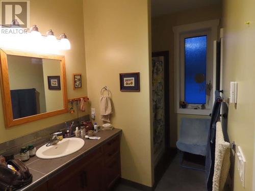 4 5115 Swannell Drive, Hazelton, BC - Indoor Photo Showing Bathroom