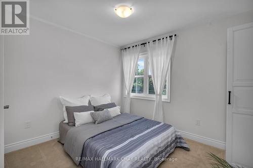 43 Wellington St E, Clearview, ON - Indoor Photo Showing Bedroom