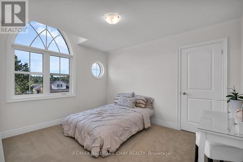 43 Wellington St E, Clearview, ON - Indoor Photo Showing Bedroom