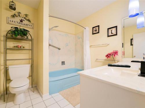 4744 Brenton Page Rd, Ladysmith, BC - Indoor Photo Showing Bathroom