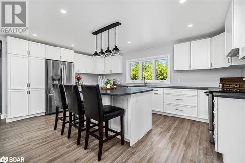 18 Main Street, Marysville, ON - Indoor Photo Showing Kitchen With Upgraded Kitchen